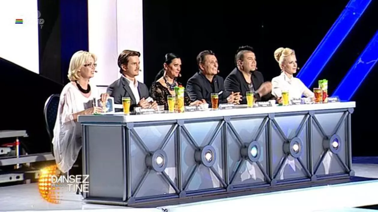 Juriul show-ului Dansez pentru tine
