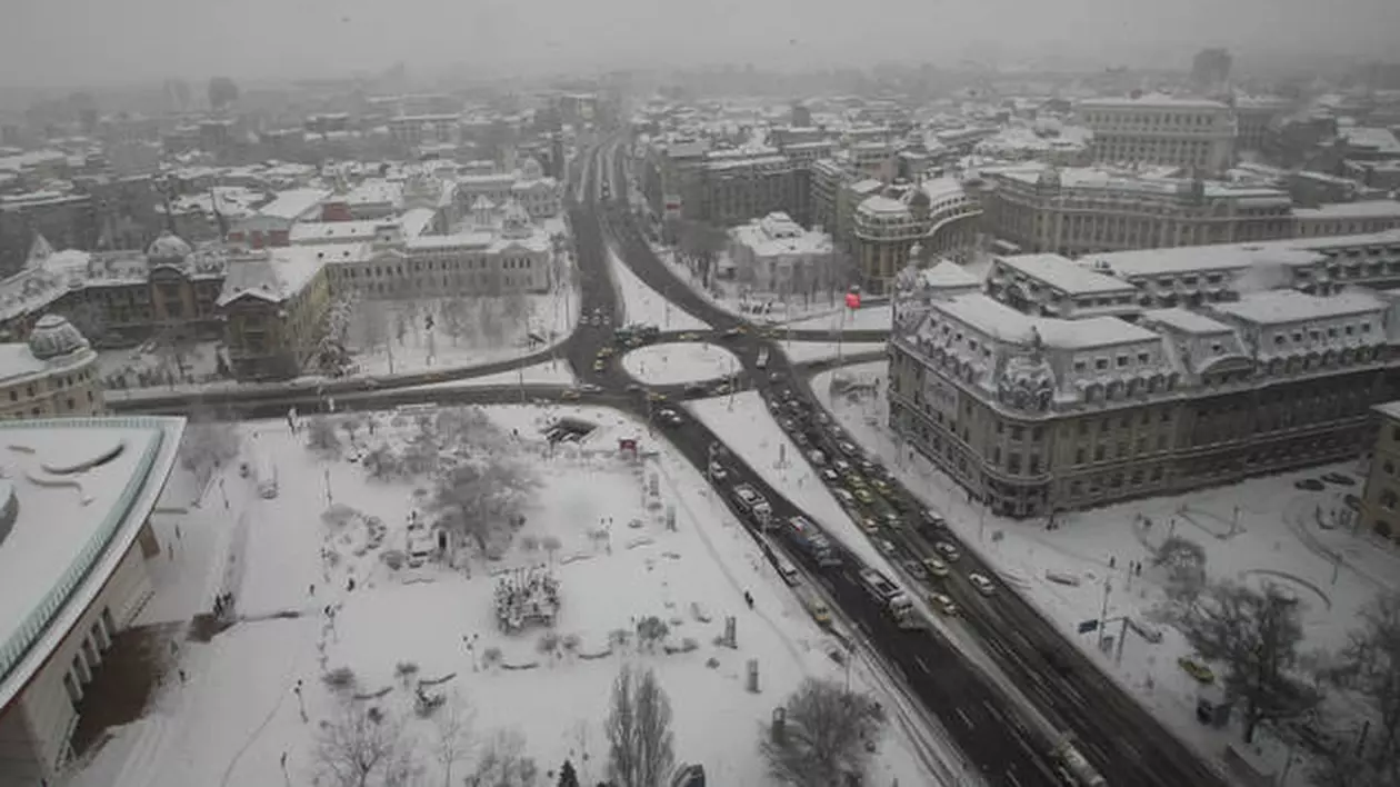 Ninsoarea a pus stăpânire pe Capitală. Universitatea din București a suspendat cursurile pentru 3 zile