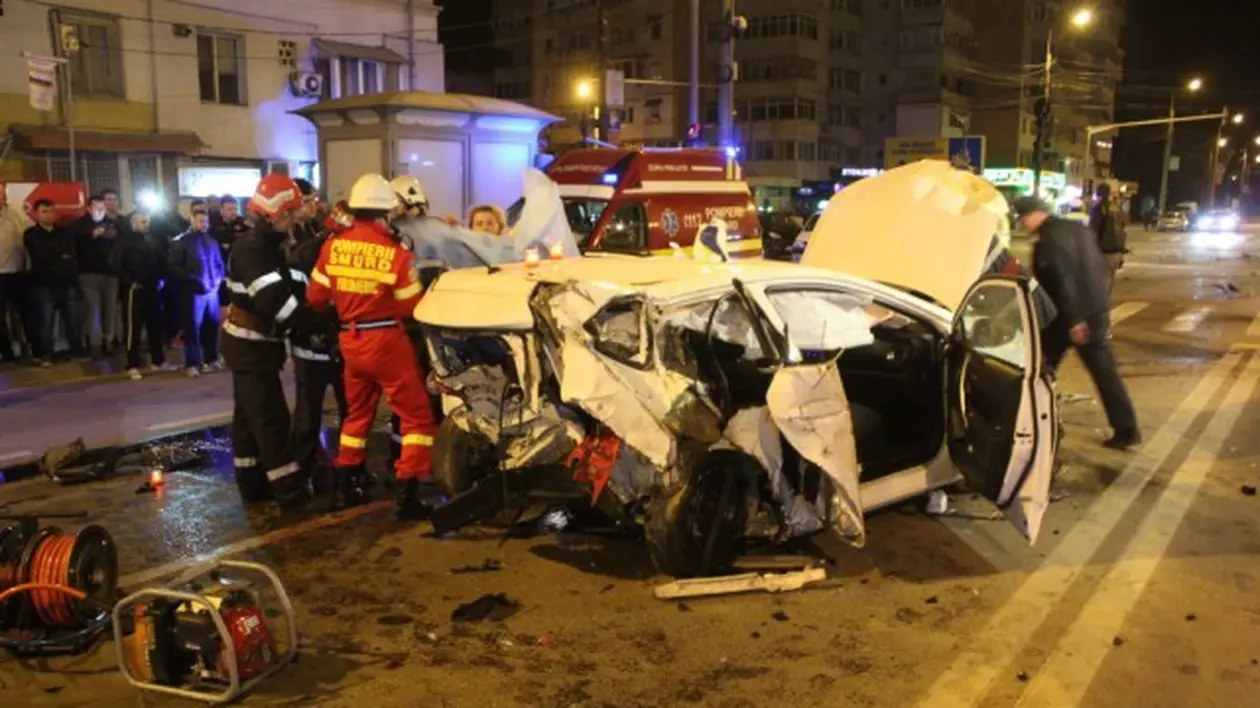 Un tânăr a murit într-un accident violent în Iași, provocat de un avocat beat. Șoferul a condus cu peste 150 de kilometri pe oră