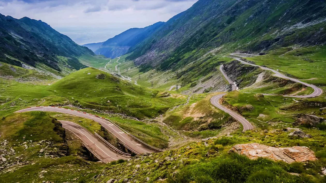 Transalpina, închisă temporar din cauza codului portocaliu de vreme rea