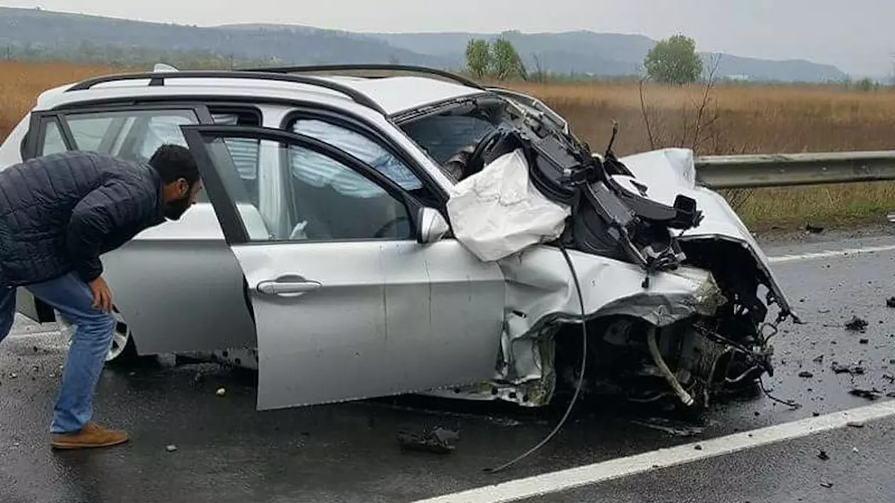 UPDATE / Trafic blocat pe DN1, în zona Porumbacu de Jos. O persoană a murit și trei au fost rănite