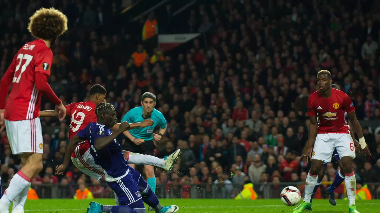 Au murit electrocutaţi în timp ce se uitau la Manchester United - Anderlecht!