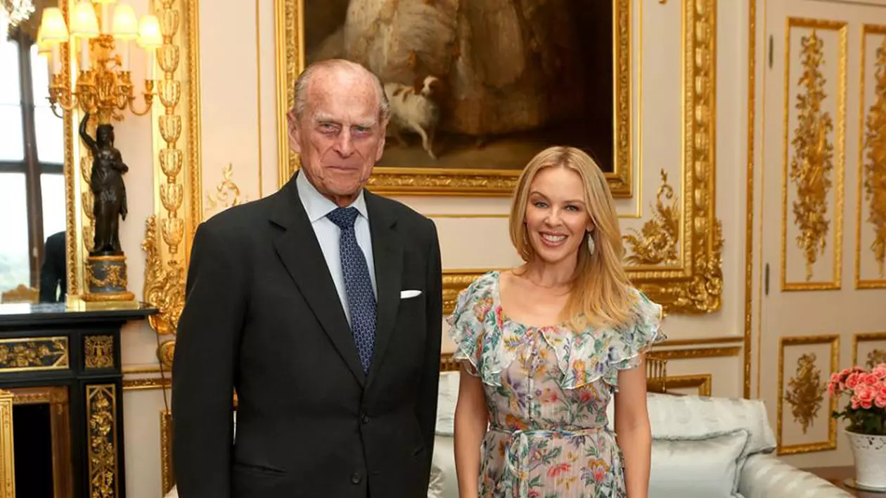 Kylie Minogue a fost premiată de prinţul Philip: A devenit ambasador cultural al Marii Britanii