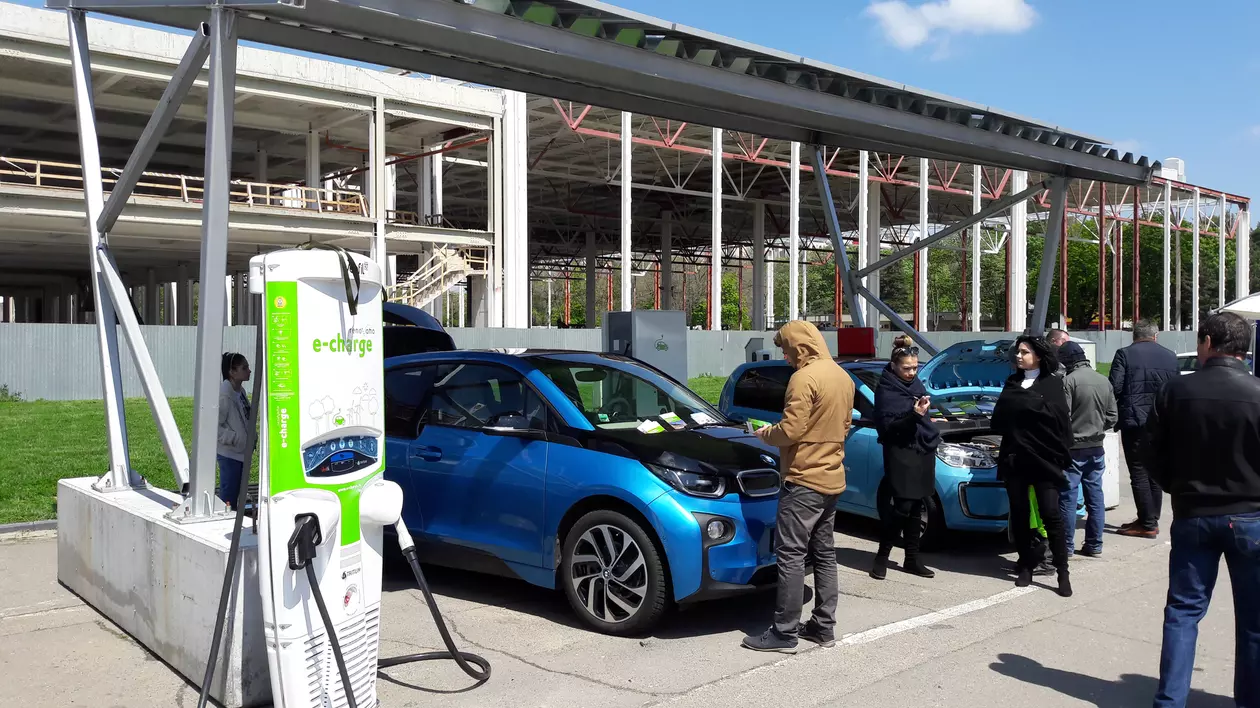 Salonul Auto București. Mașinile „eco” pentru buzunar, vedetele show-ului