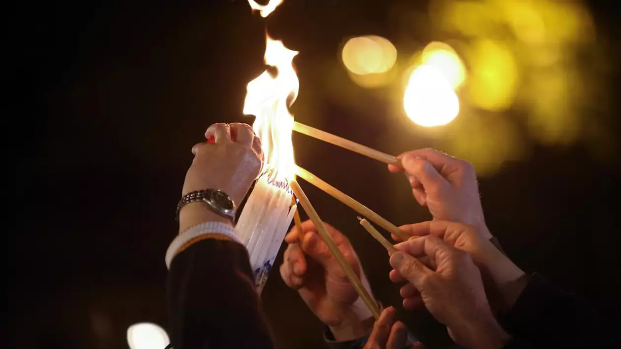 Ce au decis polițiștii în cazul unui român care a îndemnat oamenii pe Facebook să meargă la biserică în noaptea de Înviere