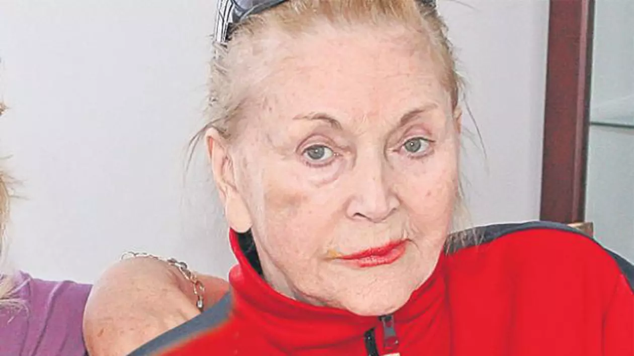 Cine o vizitează pe Zina Dumitrescu la azil. "Vine des la mine"
