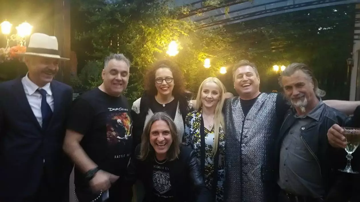 FOTO EXCLUSIV/ Au cântat pe minus... Marian Ionescu și-a băgat solistul în concediu de paternitate