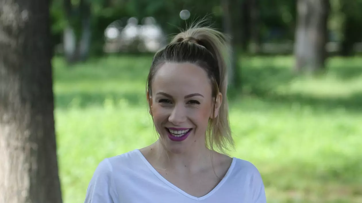 Sandra Izbașa și Petrișor Ruge formează un cuplu discret. Cei doi refuză să își expună viața personală. Chiar dacă apropiații se așteptau să existe o nuntă, ei bine, cei doi nu au încă planuri în acest sens.
