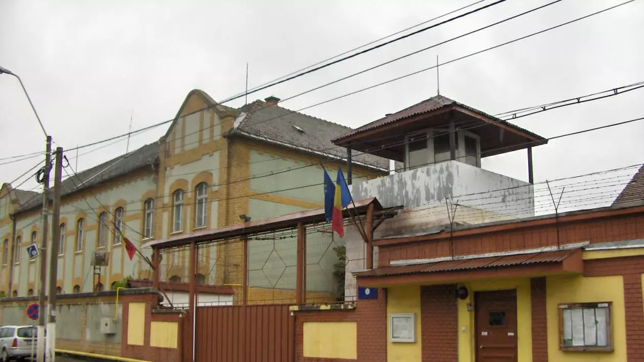 EXCLUSIV/ Cum o duce după gratii Ioan Clămparu! Se intră doar cu trupele speciale în celulele penitenciarului în care e închis cel mai temut interlop român