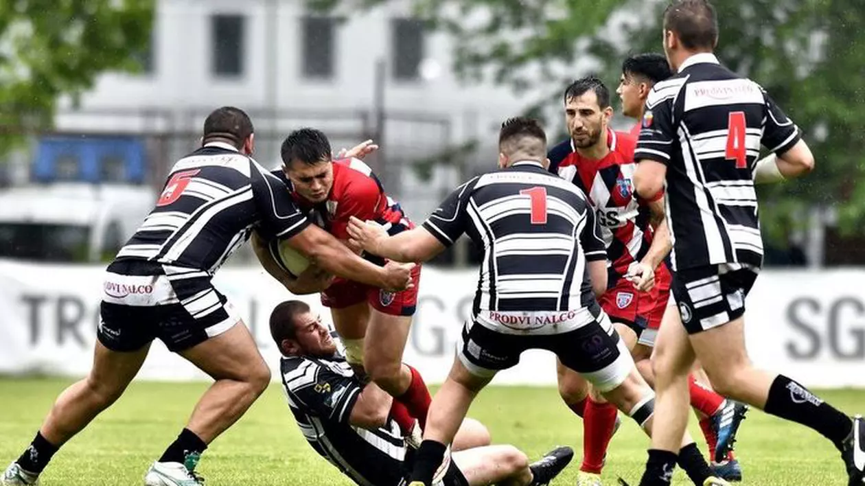 Semifinalele ediției 2016-2017 a Superligii de rugby s-au decis: Timișoara Saracens - Steaua și CSM Știința Baia Mare - CSM București.