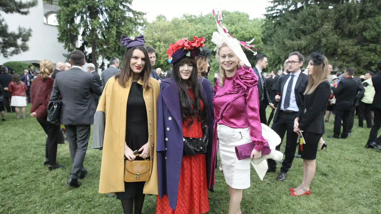 FOTO EXCLUSIV/ Cele mai fistichii pălării! Garden-party-ul de la Palatul Elisabeta s-a transformat din nou în podium de defilare