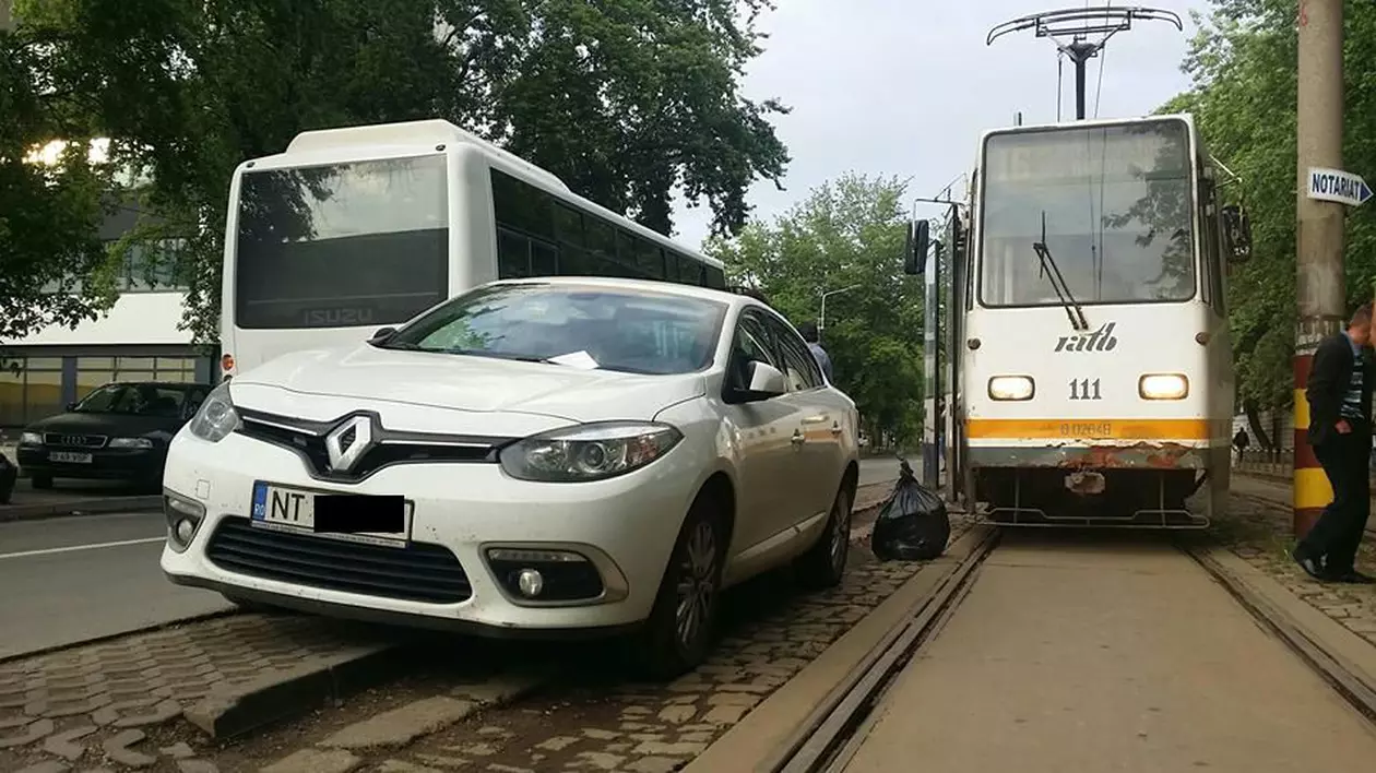 Cum au ajuns mijloacele de transport ale RATB să acumuleze întârzieri de aproape 20.000 de minute în ultimii doi ani