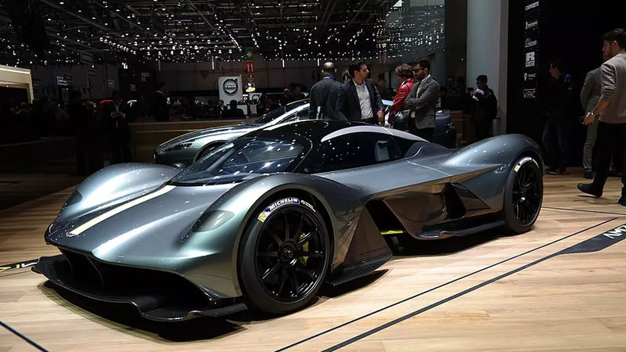Un român a cumpărat noul model Aston Martin Valkyrie