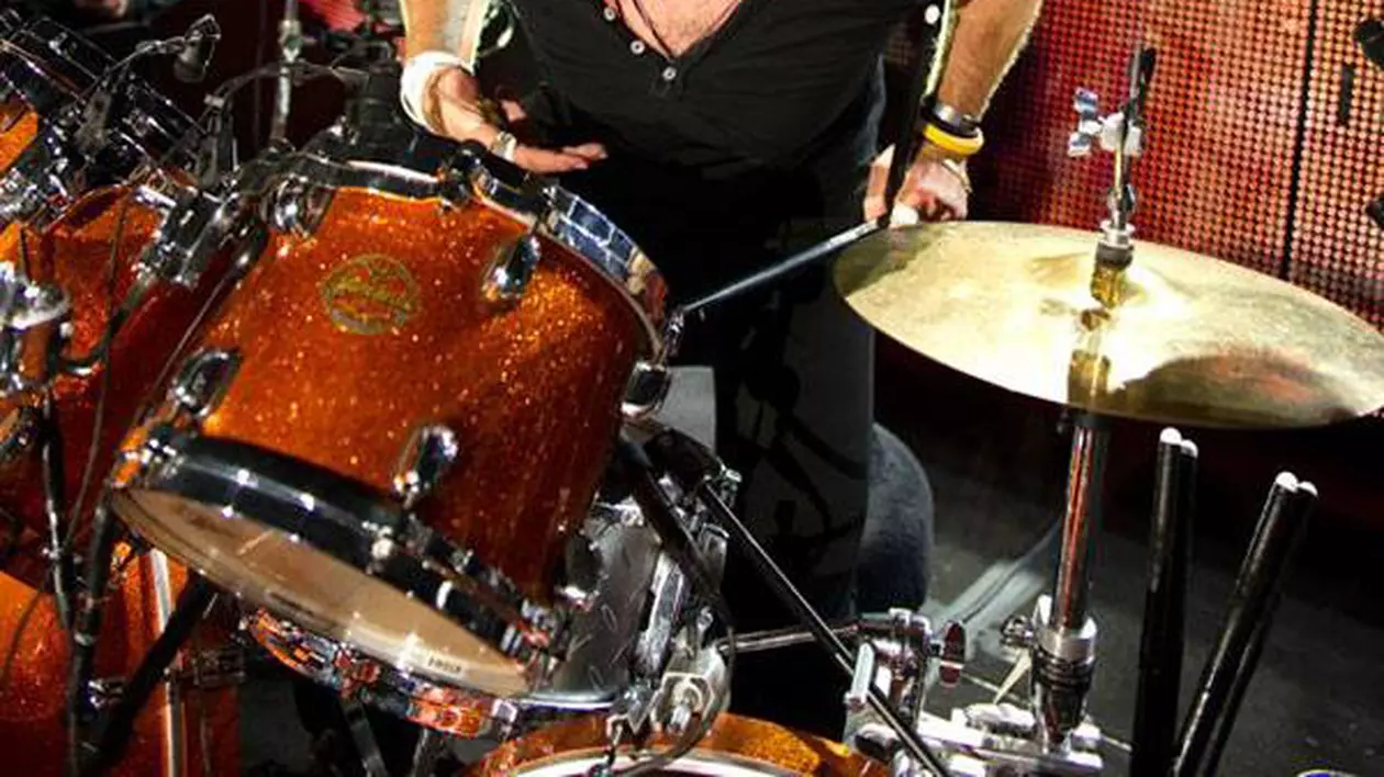 Bateristul trupei Metallica, Lars Ulrich, decorat de regina Danemarcei