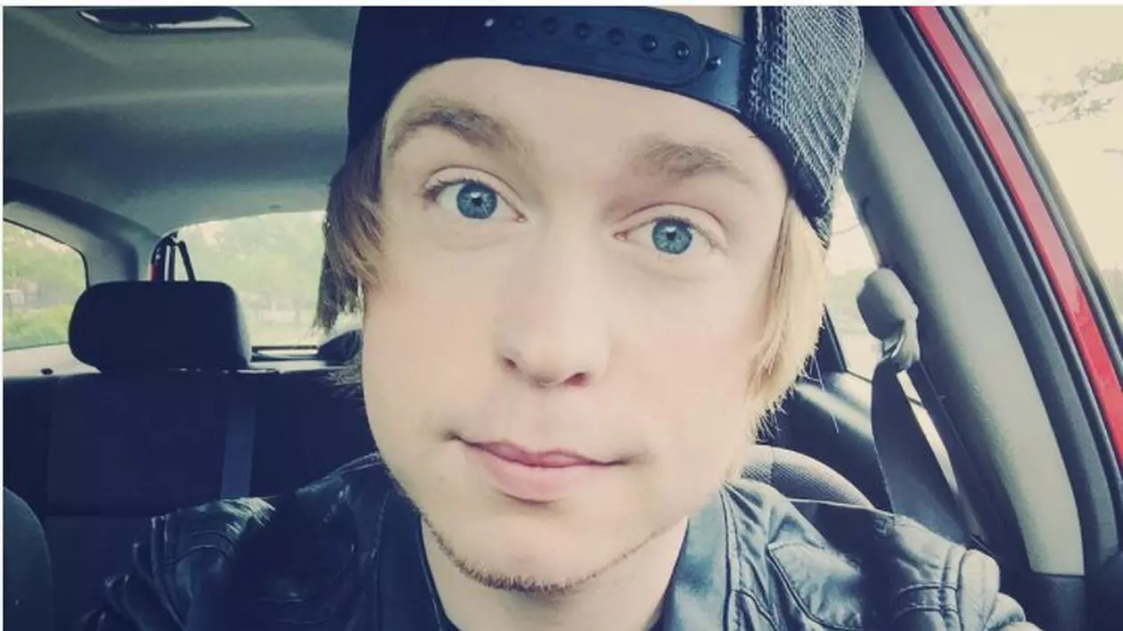 Austin Jones arestat pentru pornografie infantilă