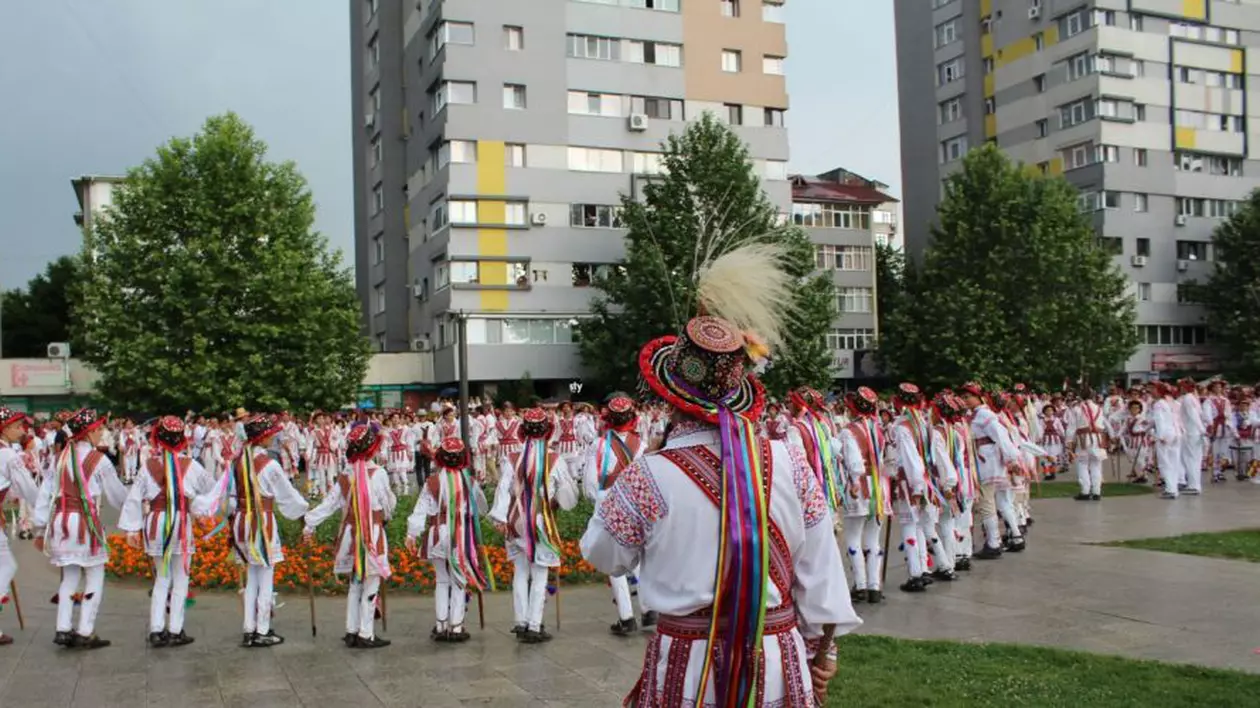 peste o mie de călușari au dansat în Slatina