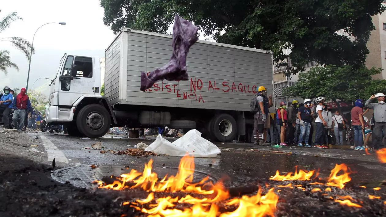 Protestele violente continuă în Venezuela. Zeci de oameni au fost răniți în urma manifestațiilor