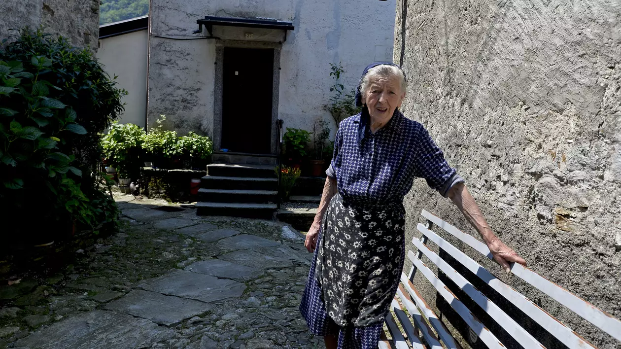 Satul din Italia care are doar un singur locuitor. Femeia de 90 de ani se bucură însă de singurătate