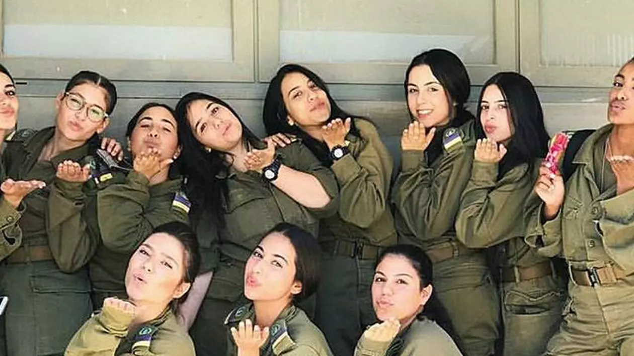 GALERIE FOTO| Cele mai sexy femei din armata israeliană. Seducător de... dure!