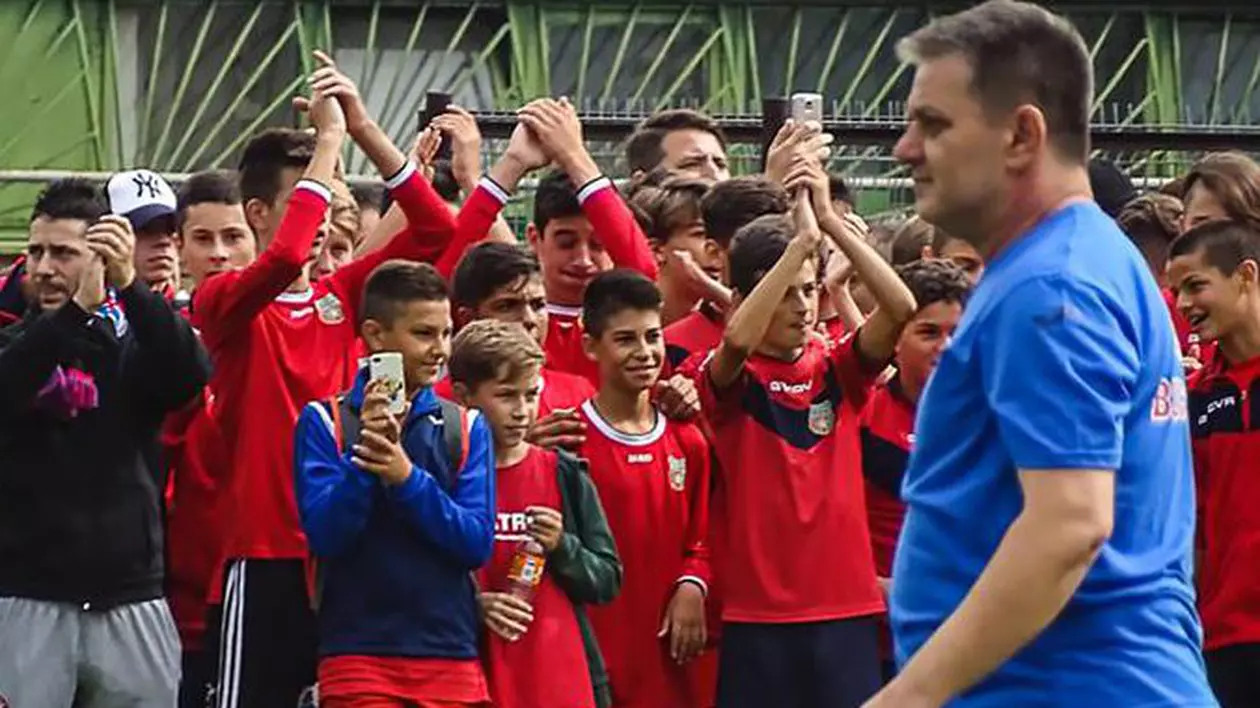 Lăcătuș a dat detalii despre lotul formației CSA Steaua și despre momentul înscrierii oficiale a echipei: