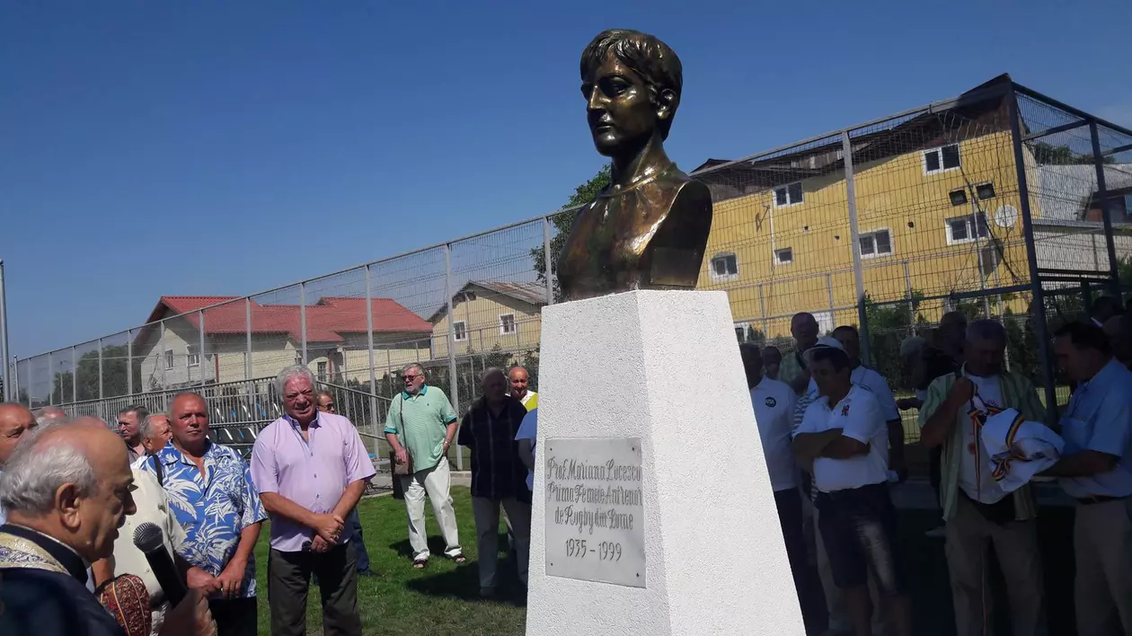 Bustul Marianei Lucescu, dezvelit la Pantelimon. A fost prima femeie-antrenor de rugby din lume / GALERIE FOTO