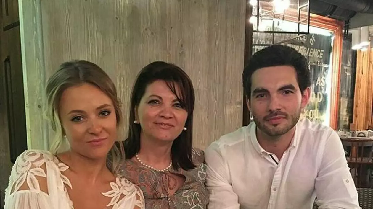 Sora Deliei și-a scos mama în oraș. Cum arată Ioana Matache cu puțin timp înainte de a naște