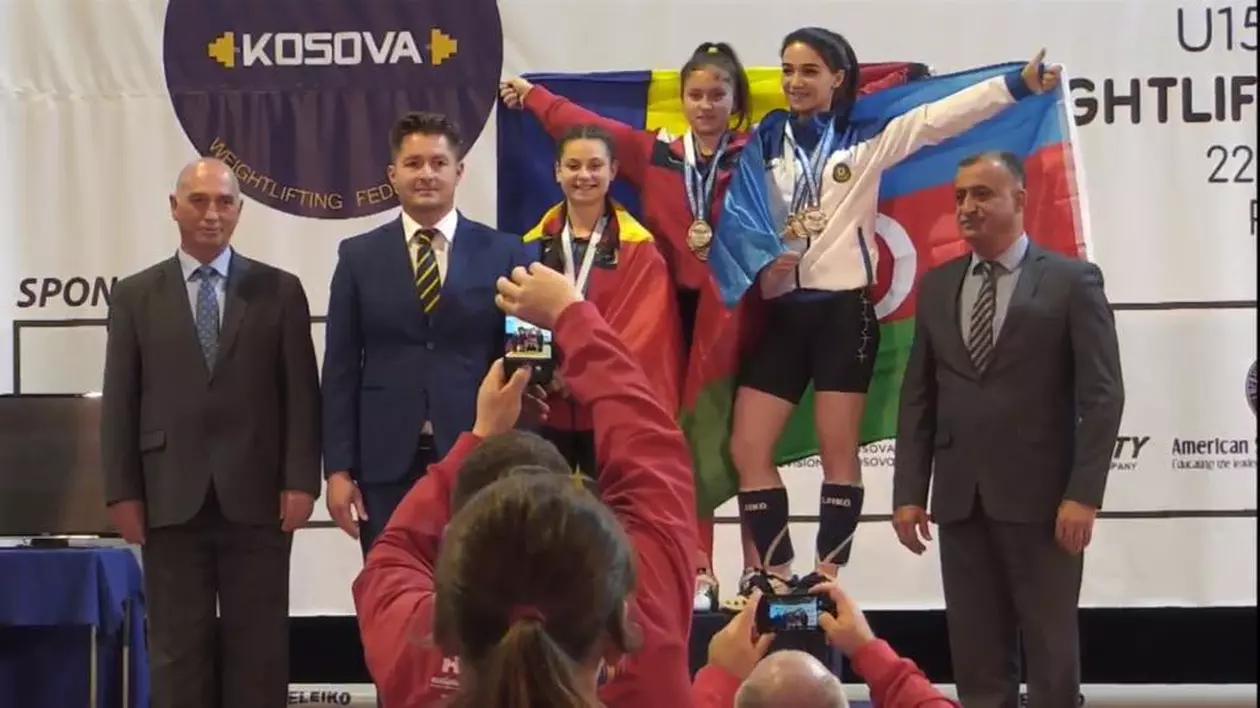 Haltere. România a luat 14 medalii într-o zi la Campionatele Europene U 15 și U 17!