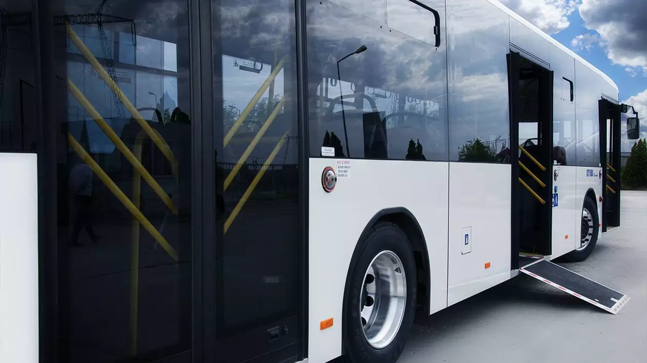 Autobuzul românesc pe care nu-l vrea nimeni. N-a fost primit nici măcar în teste în București