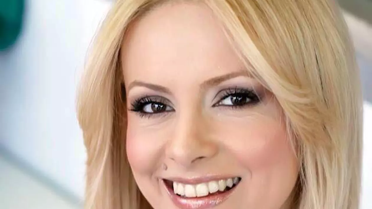 Simona Gherghe își botează fiica. Mare eveniment în familia prezentatoarei de televiziune