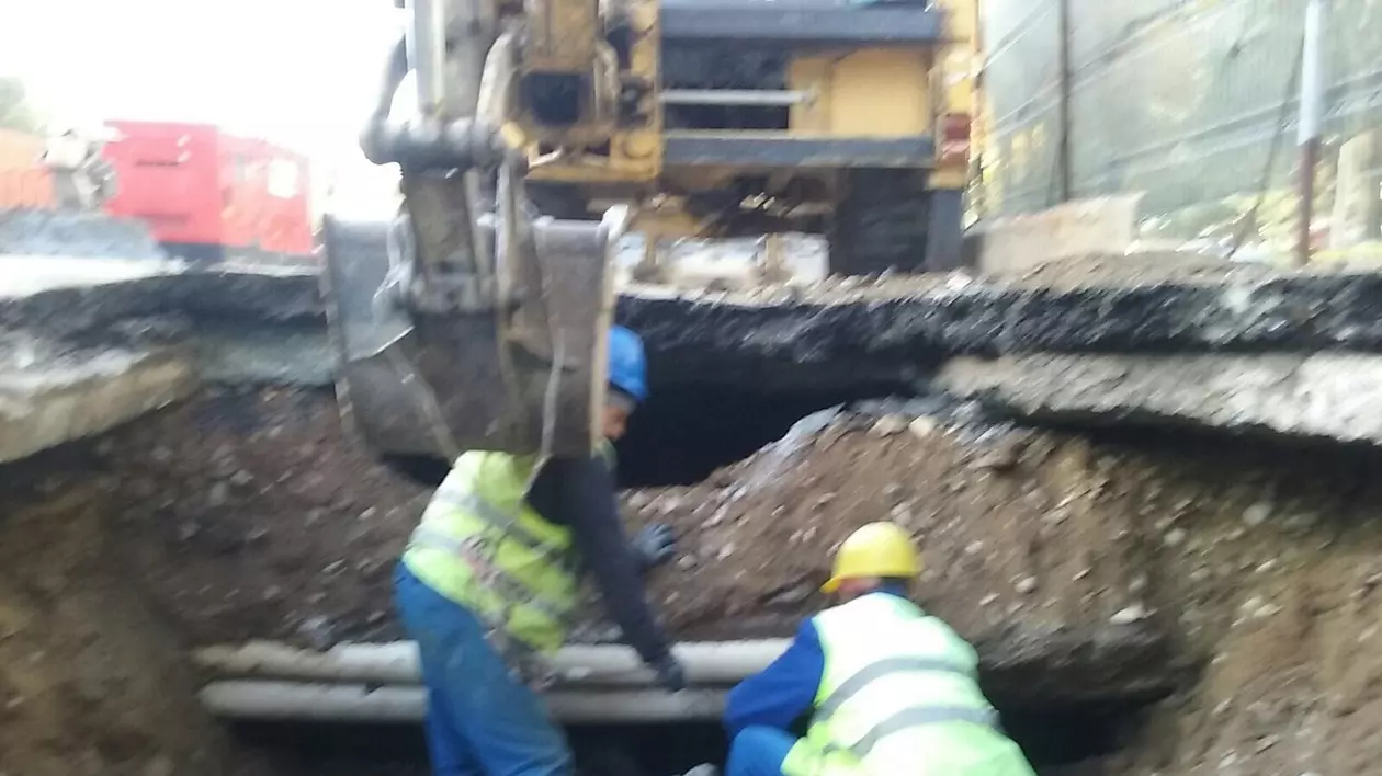 Un canal colector vechi de 90 de ani a cedat și trebuie înlocuit