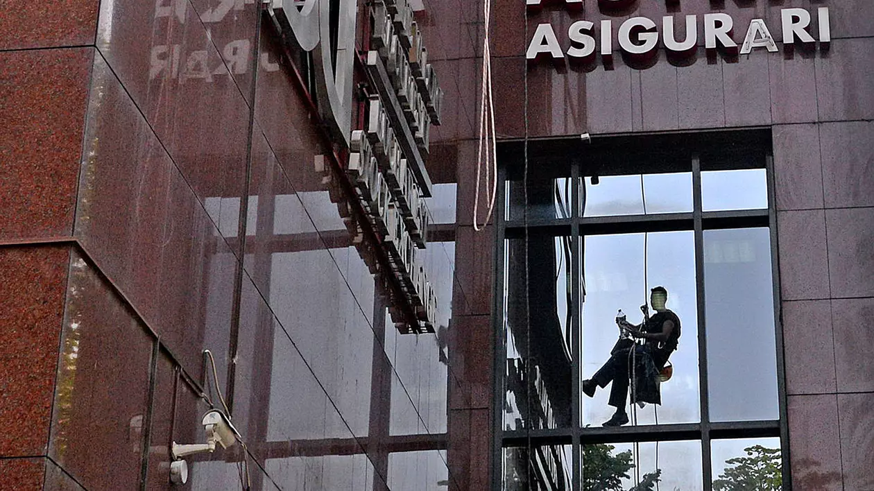 Baza de date a Astra Asigurări a fost blocată de hackeri. Aceștia cer între 15.000 și 25.000 de dolari, plătiți în Bitcoin, pentru deblocarea informațiilor