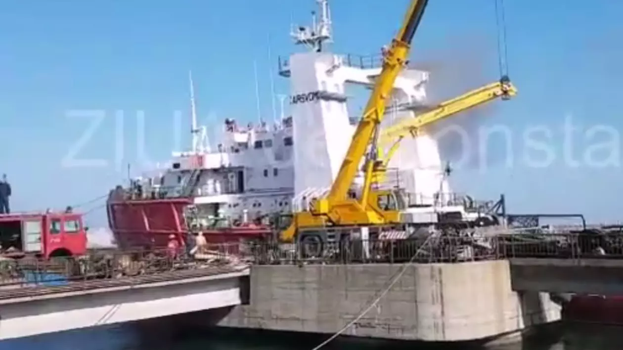 VIDEO&FOTO/ Incendiul de pe nava Hercules din Portul Constanța a fost lichidat