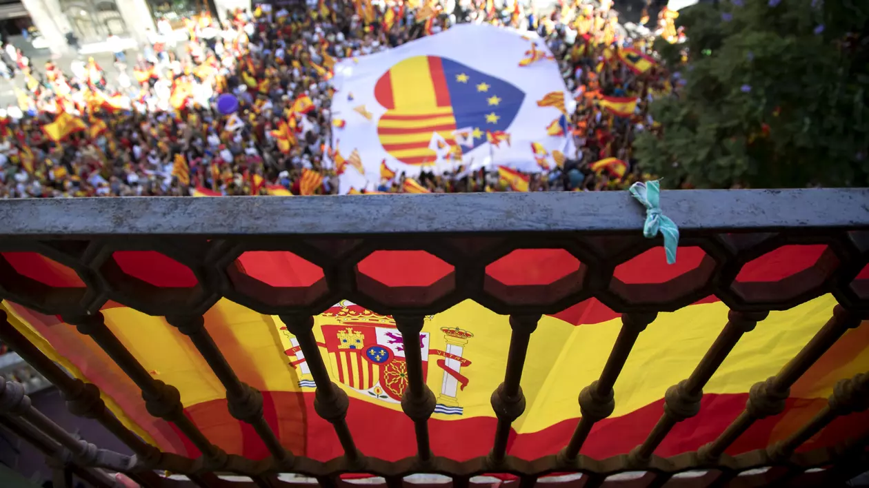 Zi decisivă pentru viitorul Spaniei | Liderul catalan, discurs mult așteptat în Parlamentul regional