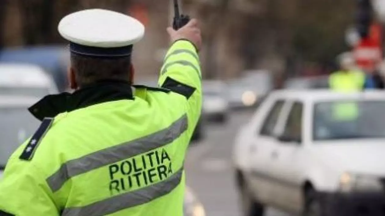 Orele suplimentare ale poliţiştilor vor fi plătite cu 75% din solda de bază