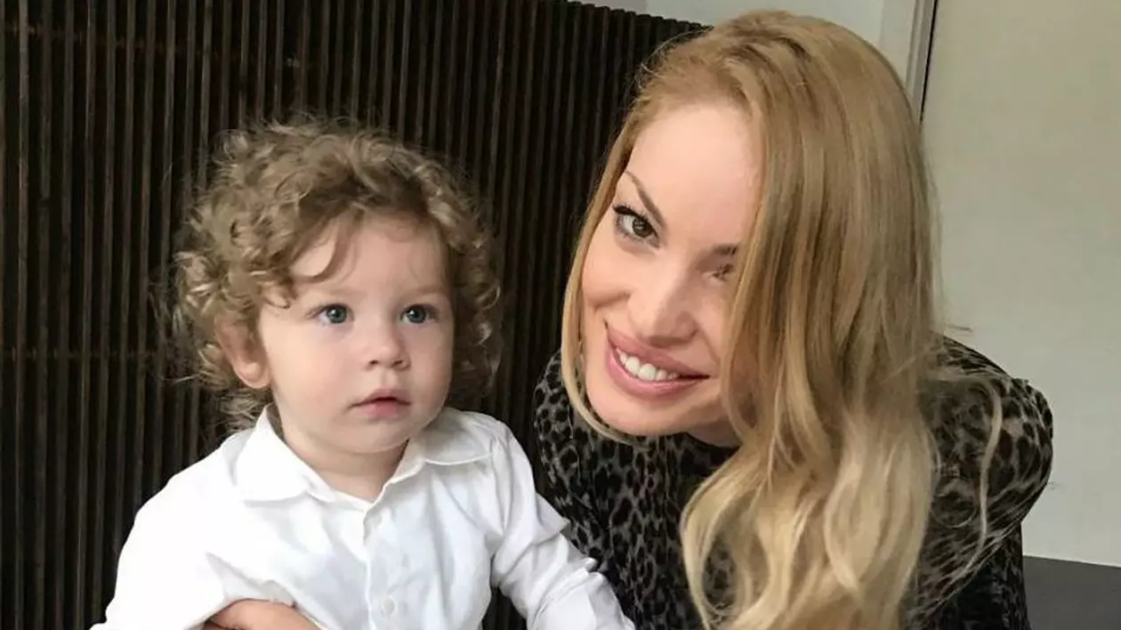 Valentina Pelinel, mărturisiri uimitoare despre familia ei. ”Nu-mi dă niciun motiv să merg și să zâmbesc pe la panouri”