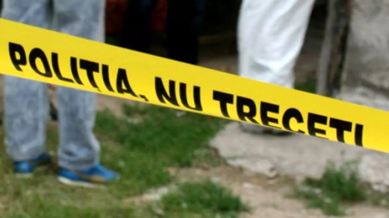 EXCLUSIV/Filmul complet al atacului din Regie. Victima, un brancardier, a mers 200 de metri cu sângele șiroind din rană