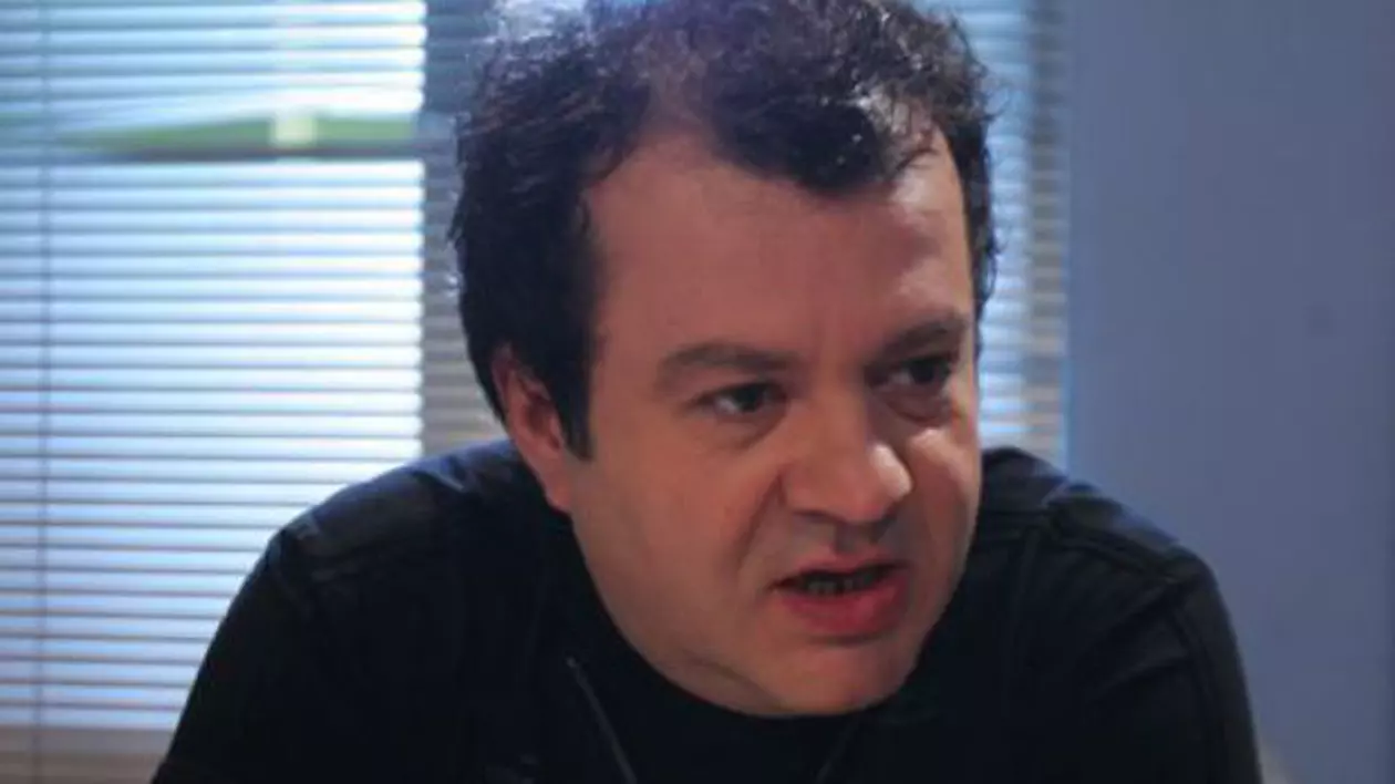 Costel din serialul "la Bloc" își vinde conacul. Cum arată palatul de 200.000 de euro al lui Dragoș Moștenescu | FOTO
