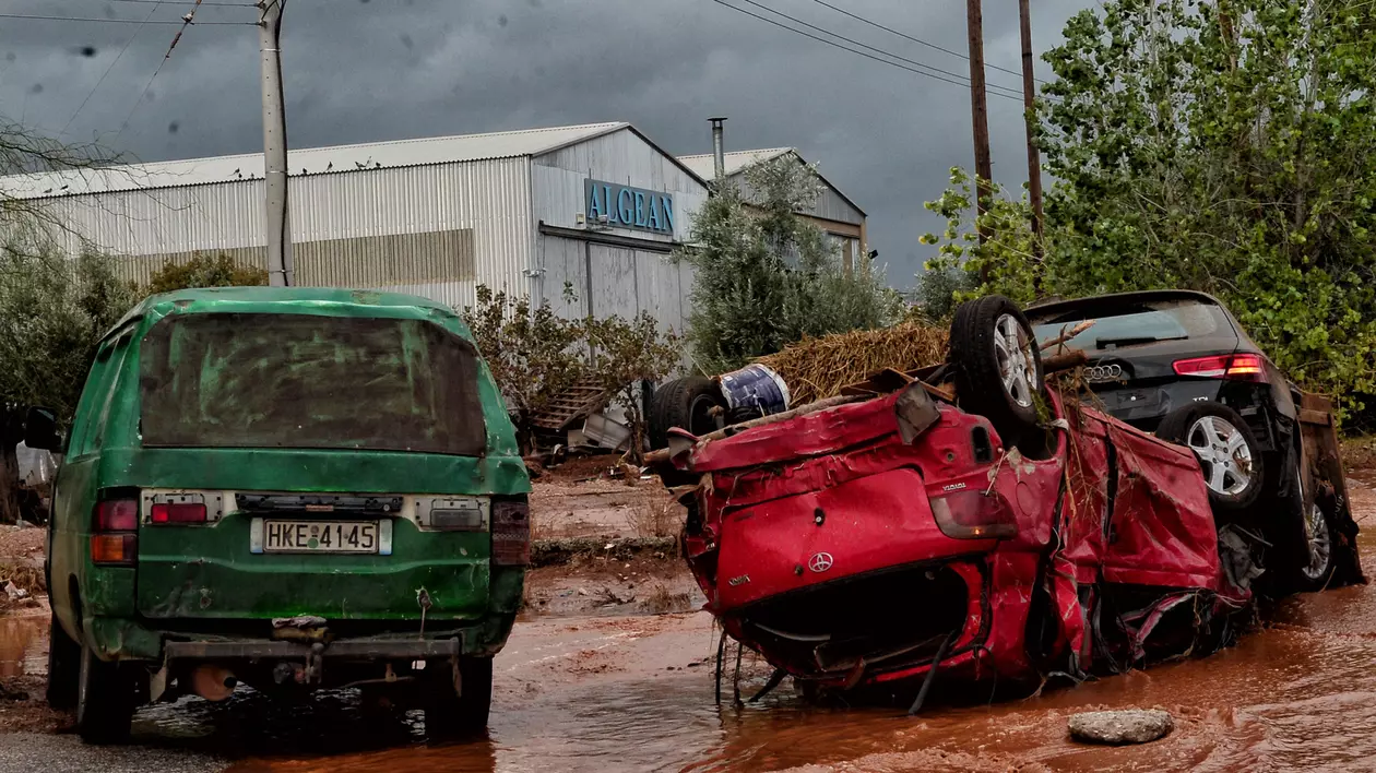Inundații grave în apropiere de Atena, soldate cu 15 morți: "A venit ca un tsunami"