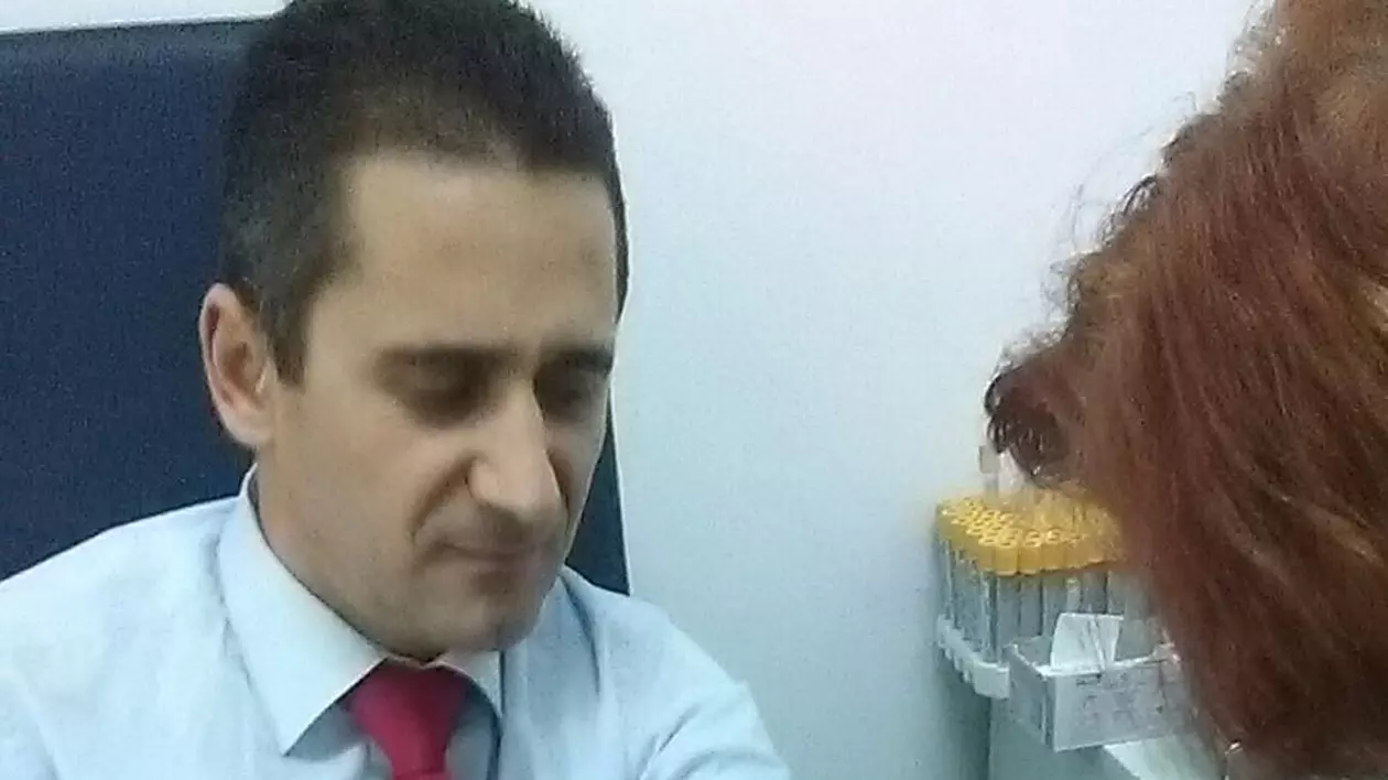 EXCLUSIV/Gabriel Fătu și Carmen Tanase adună ”picaturi de viață” în centru Capitalei. Donează sânge la teatru!