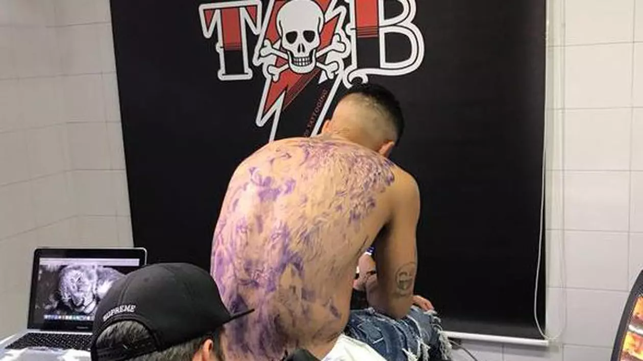 Lorenzo Insigne, colegul lui Vlad Chiricheș la Napoli, și-a tatuat doi lei pe spate / GALERIE FOTO