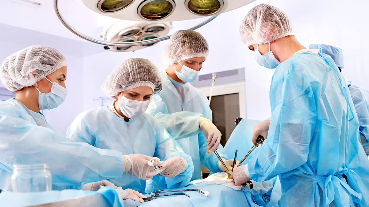 Medicii academicieni și doctori în științe își vor putea continua cariera și după pensionare