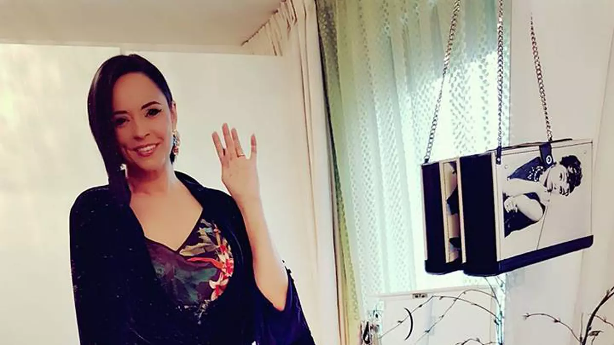 Andreea Marin, surprinză de proporții de Moș Nicolae. “Am gasit un dar în cizmuliță și m-am lămurit”