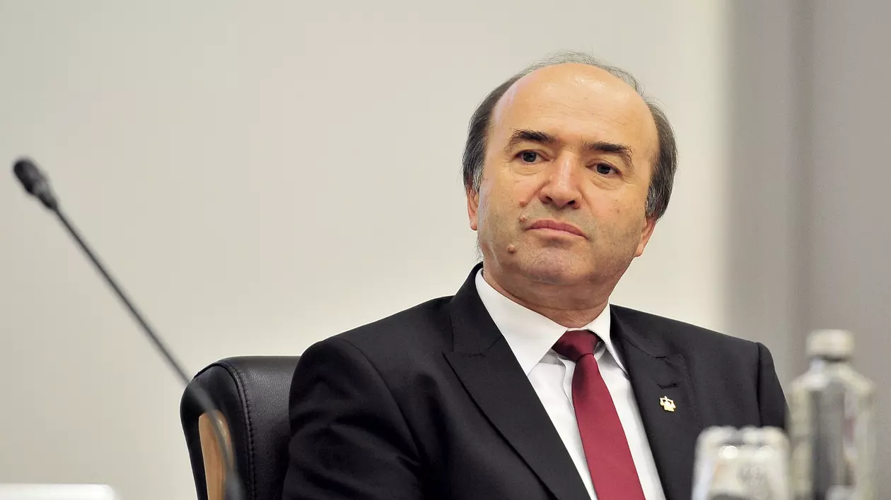 Cine este Tudorel Toader