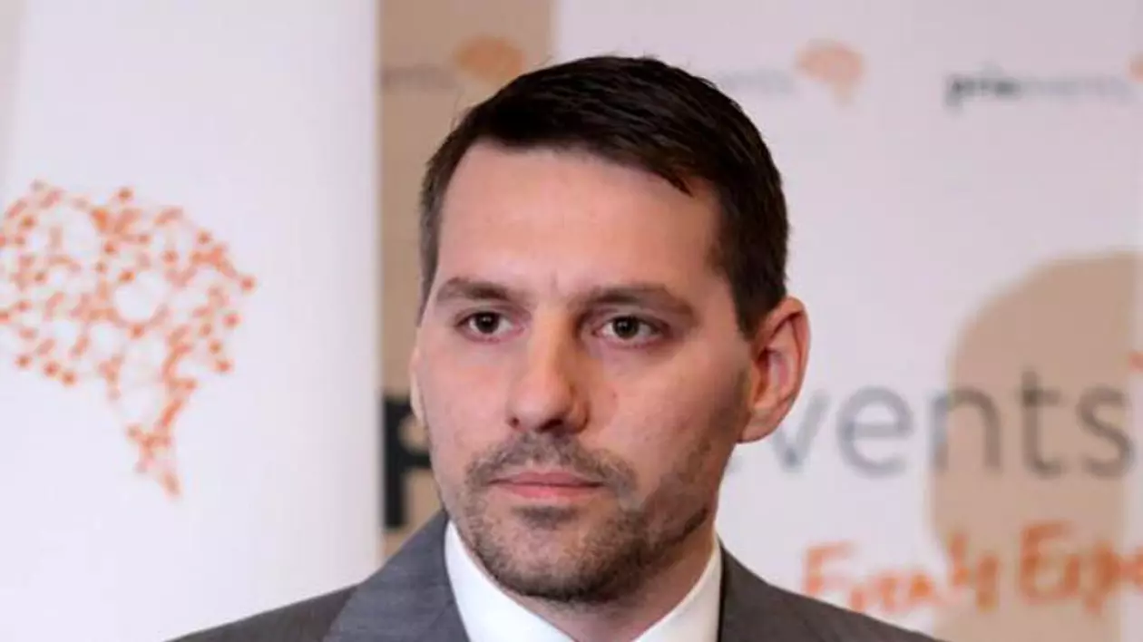 Fostul Principe Nicolae luptă pentru titlul său. Vrea cu orice preț să-și recapete drepturile de membru al familiei regale