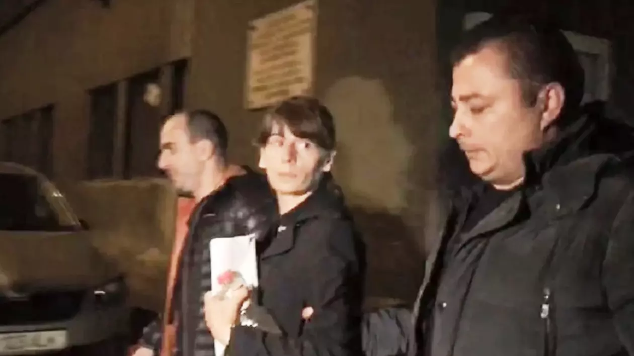 Ce spune expertul grafolog despre criminala de la metrou: are complex de inferioritate, se credea urâtă și era depresivă