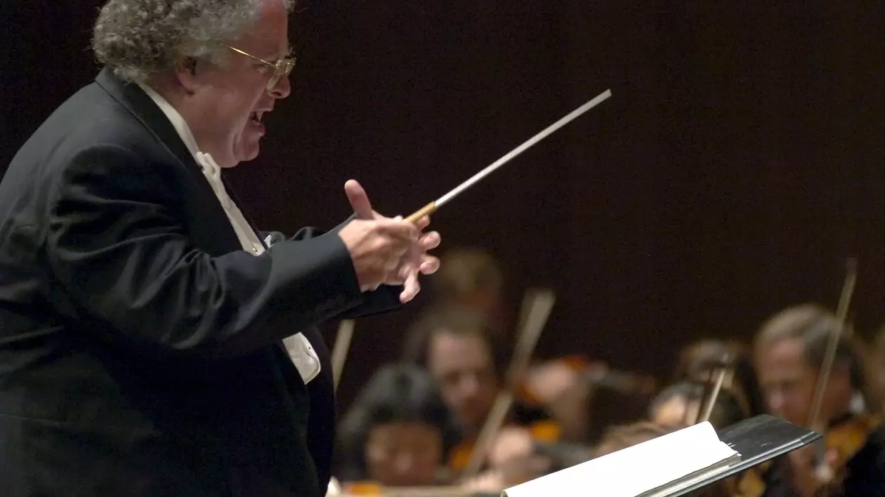 Celebrul dirijor James Levine a fost suspendat de la Metropolitan Opera în urma acuzațiilor de abuz sexual