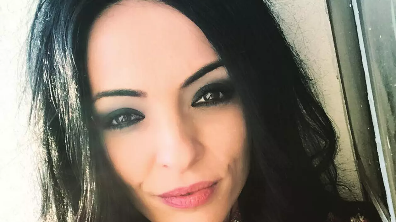 VIDEO/Cosmina Păsărin face bani frumoși la sfârșit de an. Are agenda full