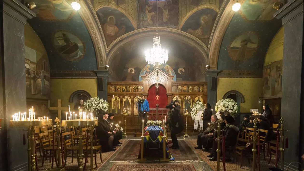 FOTO/ Sicriul Regelui Mihai, lăsat singur la Biserica Ortodoxă din Lausanne