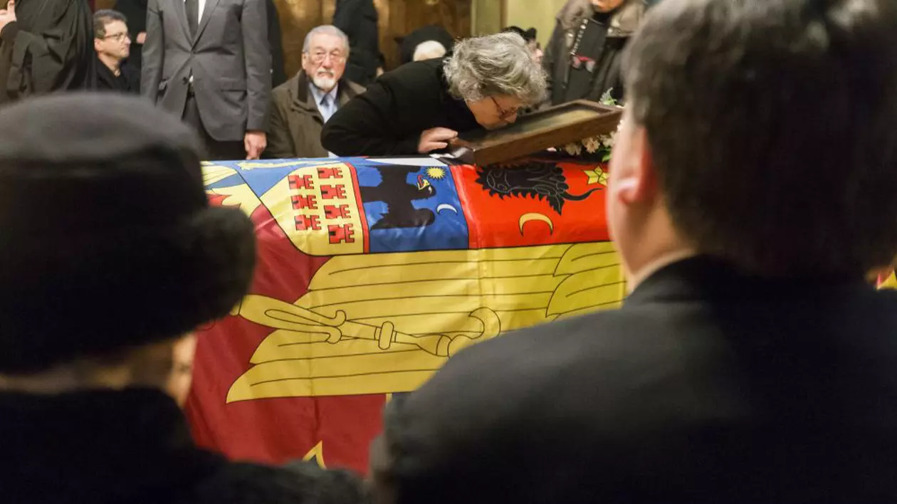 Slujba de înmormântare a Regelui Mihai I va fi oficiată la Curtea de Argeș. Trenul Regal  va circula cu viteză redusă în mai multe localități