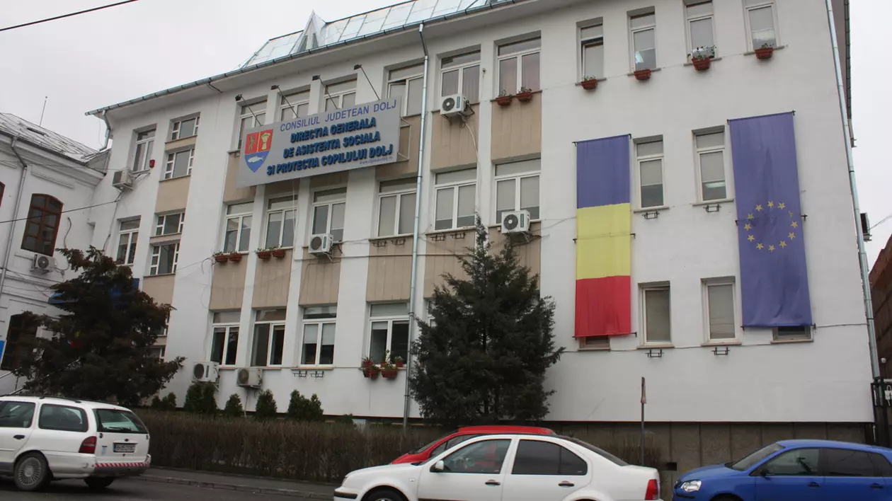 Dați afară după ce au agresat copii instituționlizați, reangajați de instanță